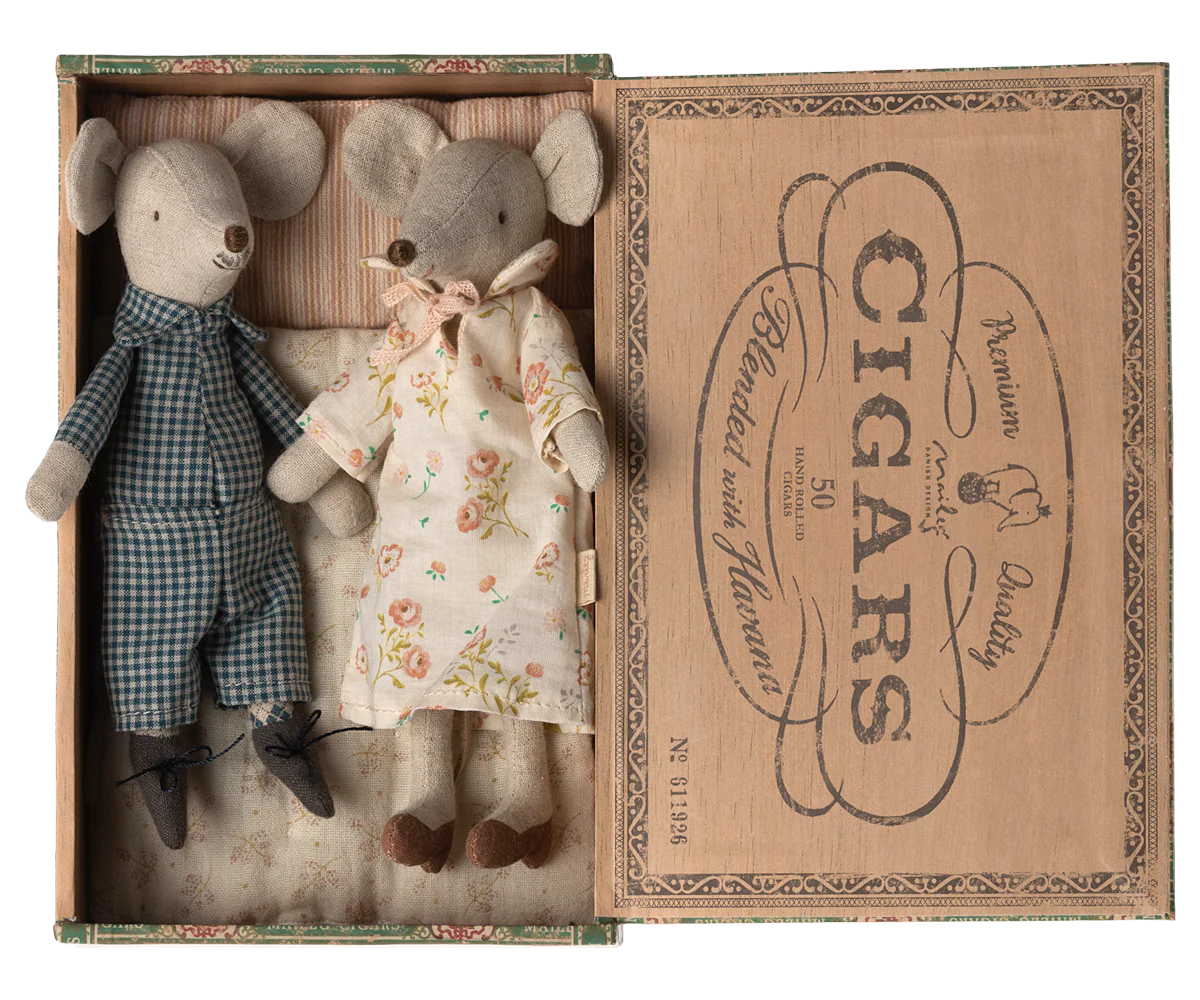 Grandma And Grandpa Mice in Box | Maileg