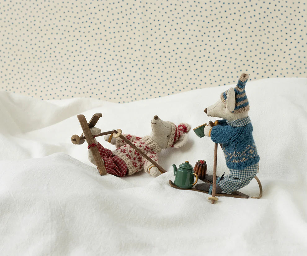Maileg Winter Mouse with Skis Mum | Maileg