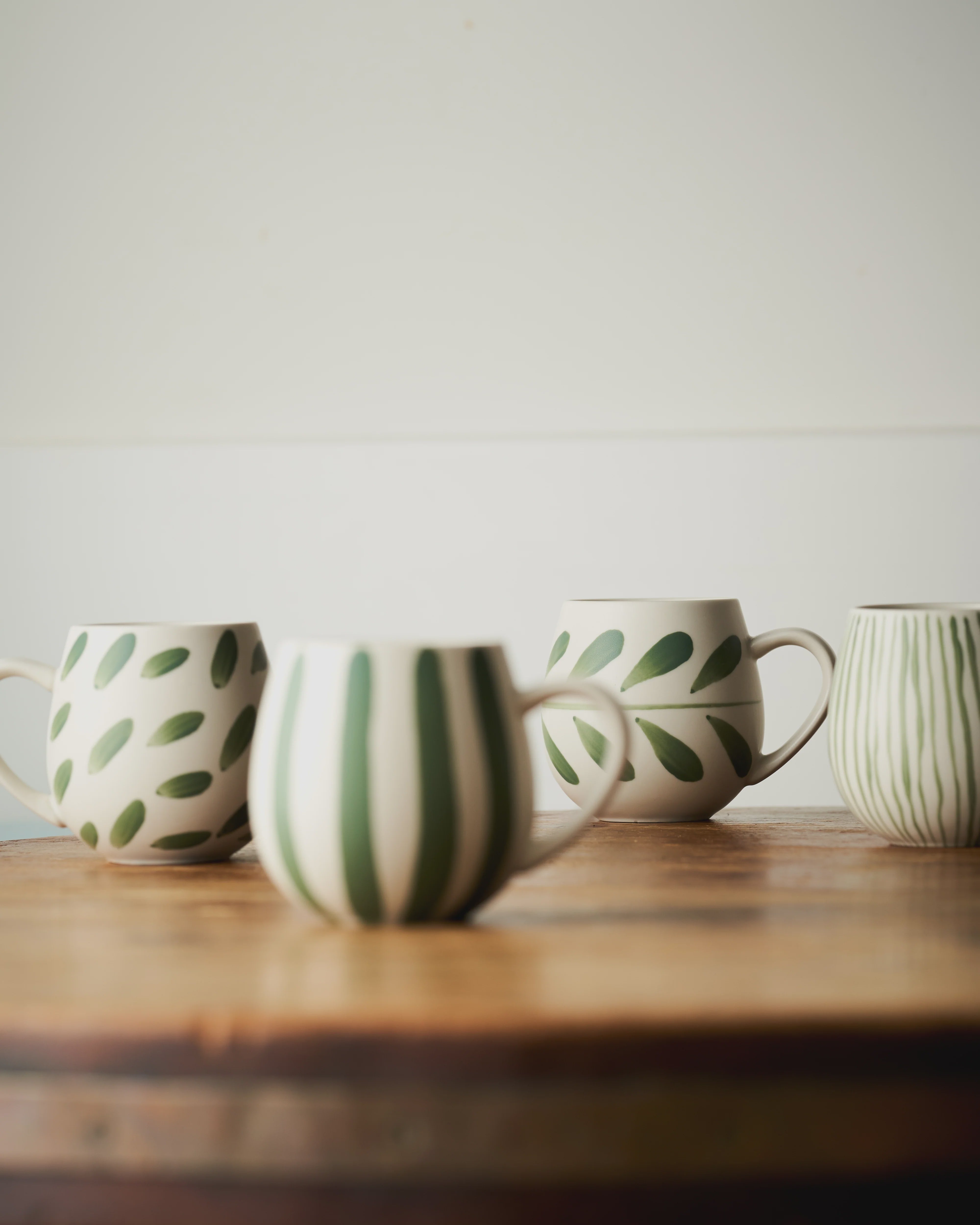 Hug Me Mugs / Olive Brush | Robert Gordon