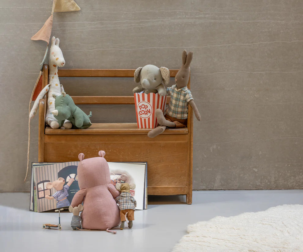 Safari Friends Elephant - Small - Iron Grey | Maileg