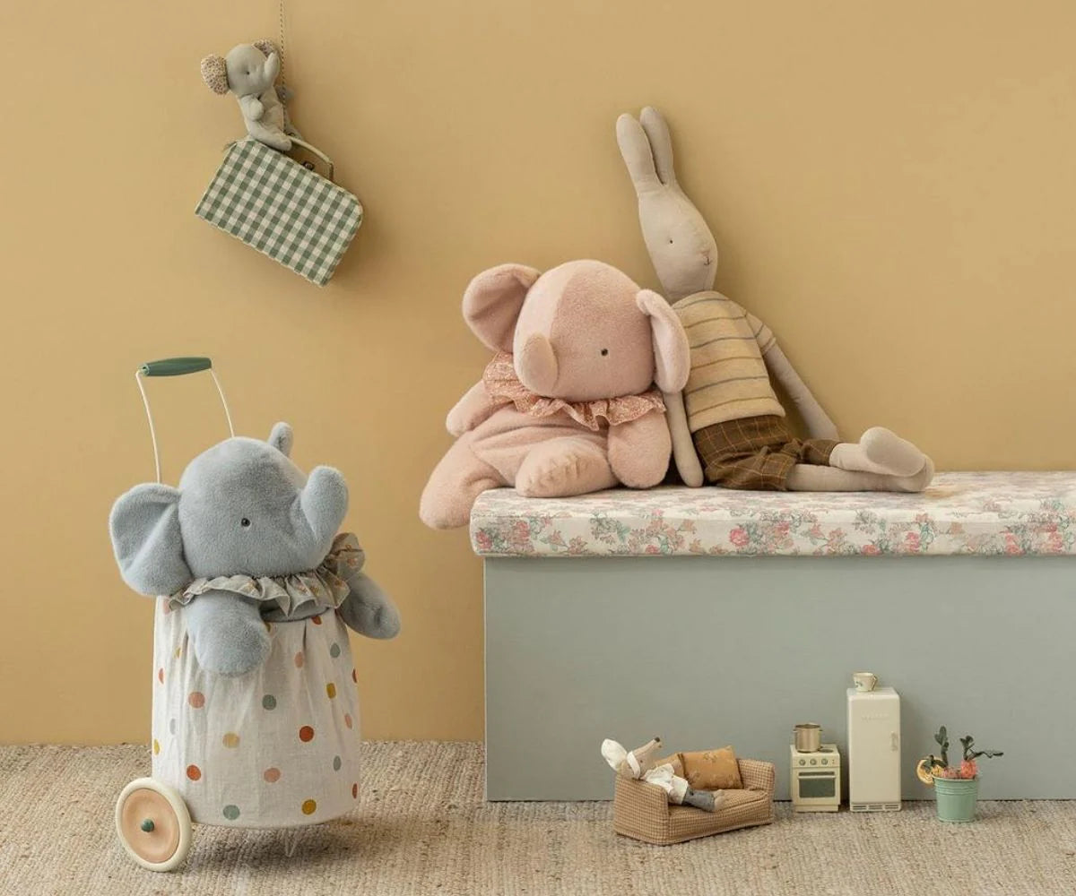Safari Friends Elephant - Mini - Iron Grey | Maileg