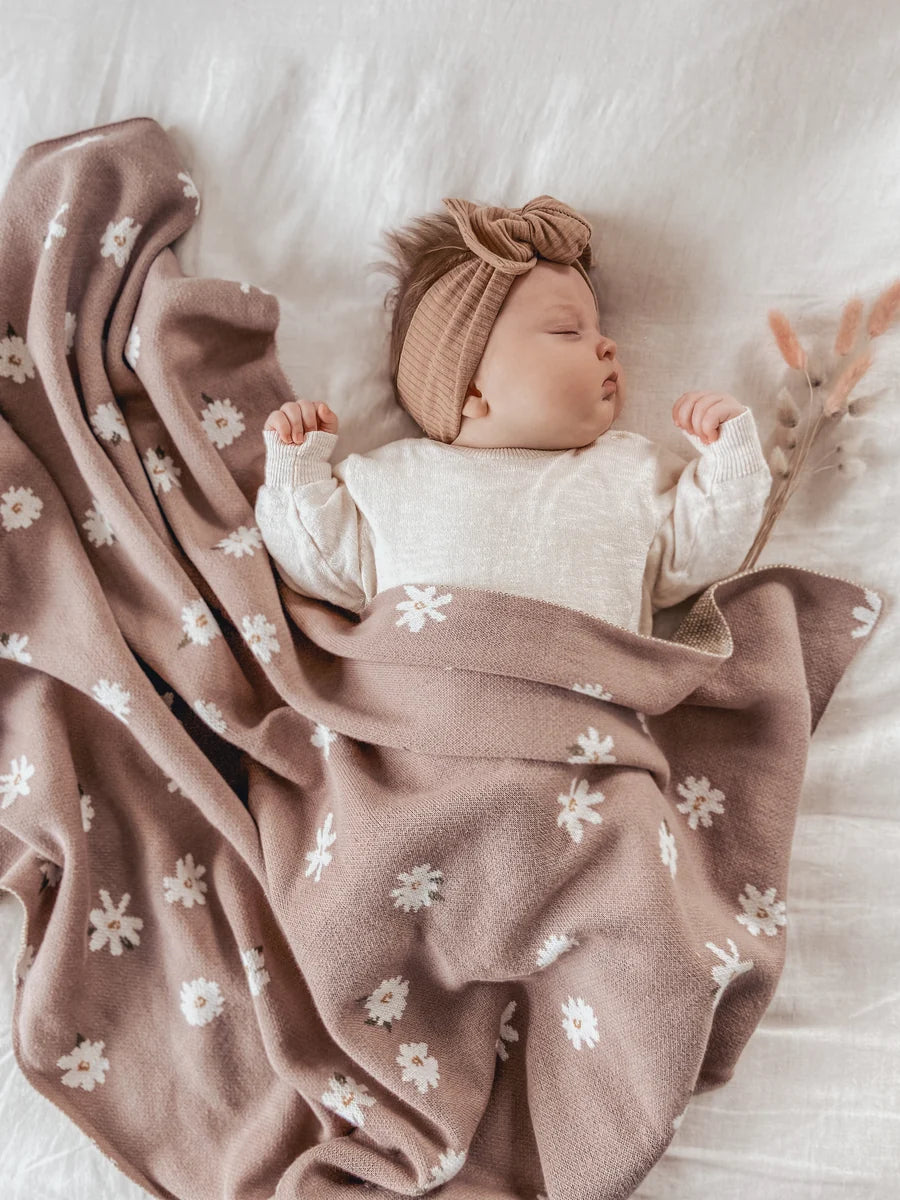 Daisy Blanket in Mushroom Organic Cotton | Over The Danelions