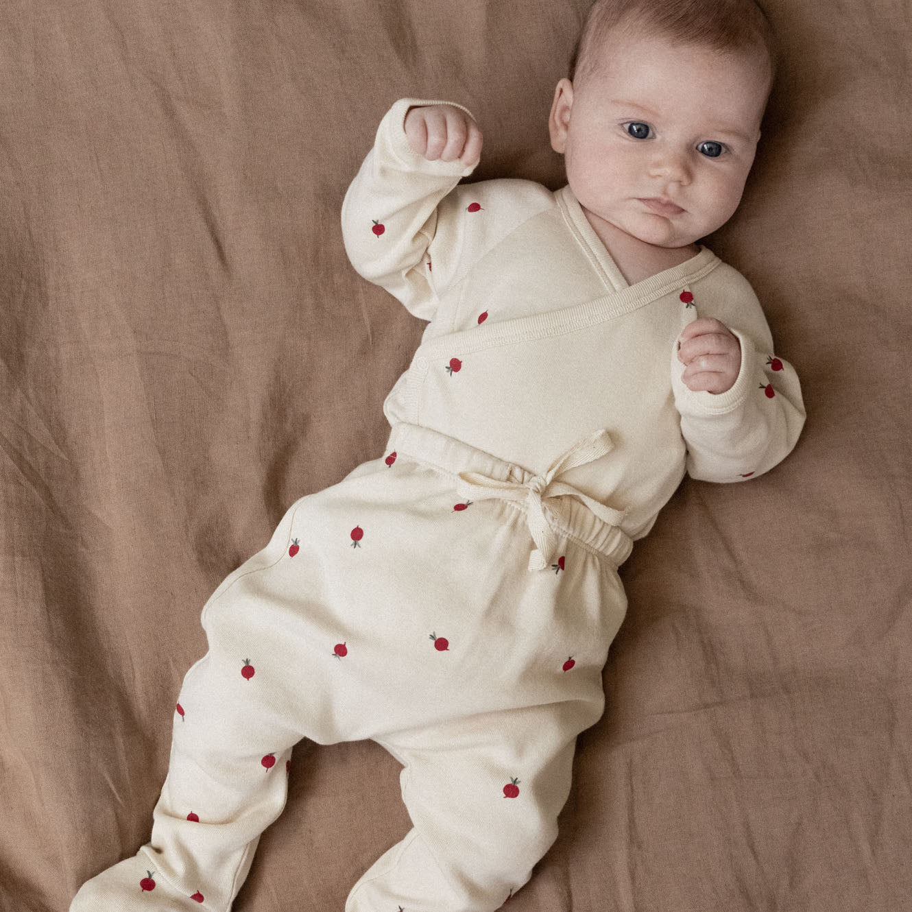 FOOTED ROMPERS - Radish Print | Nature Baby