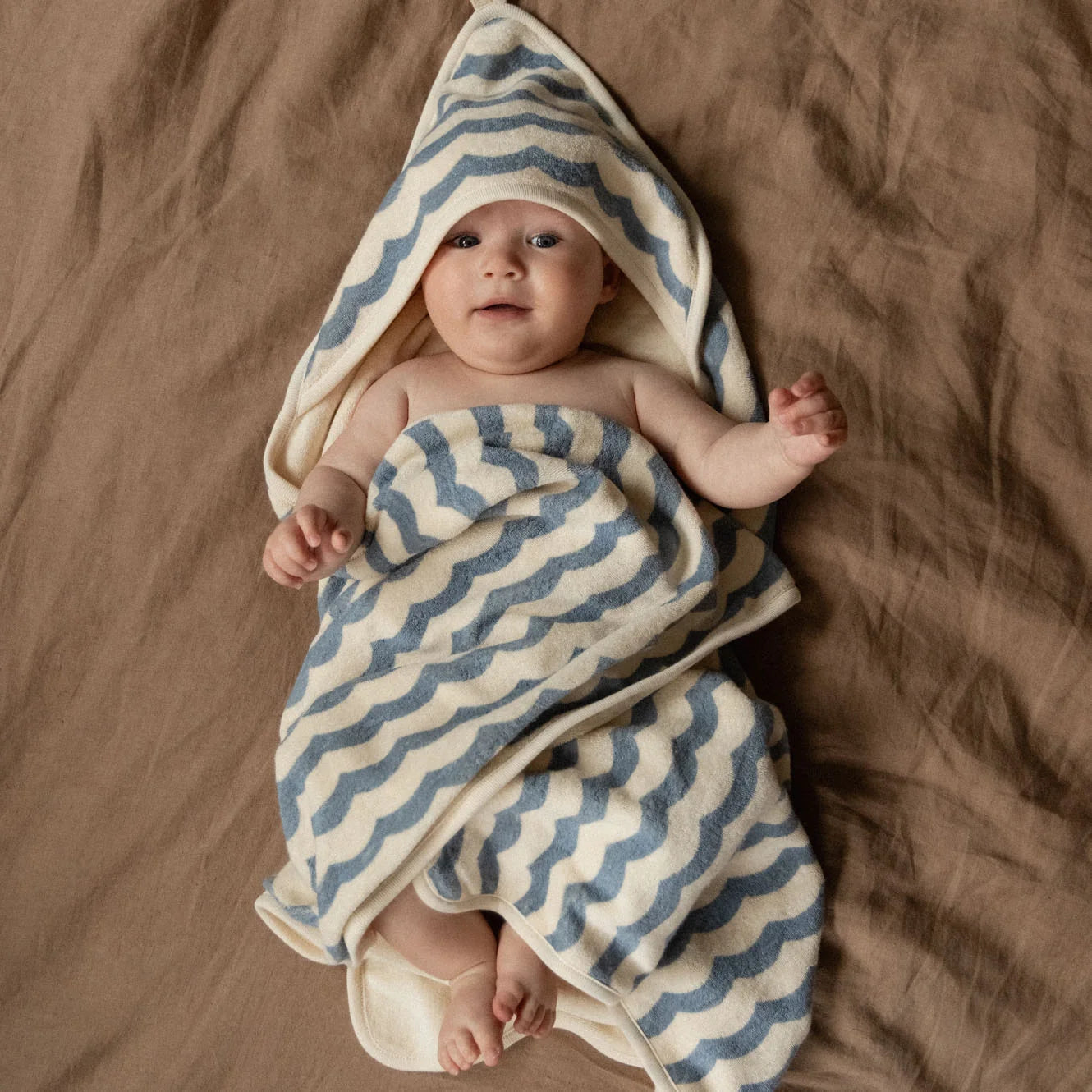 HOODED TOWEL - Waves Print - OS | Nature Baby