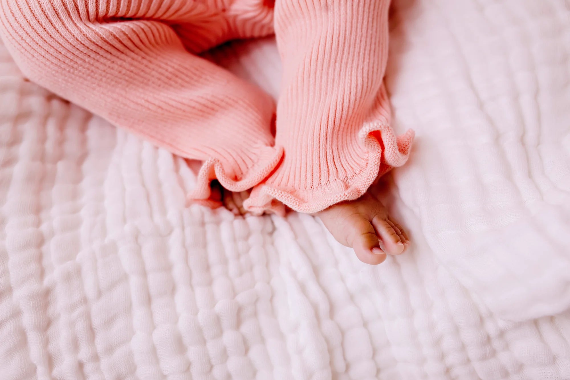 Frilly Ribbed Leggings || Peach |Confetti Kidz