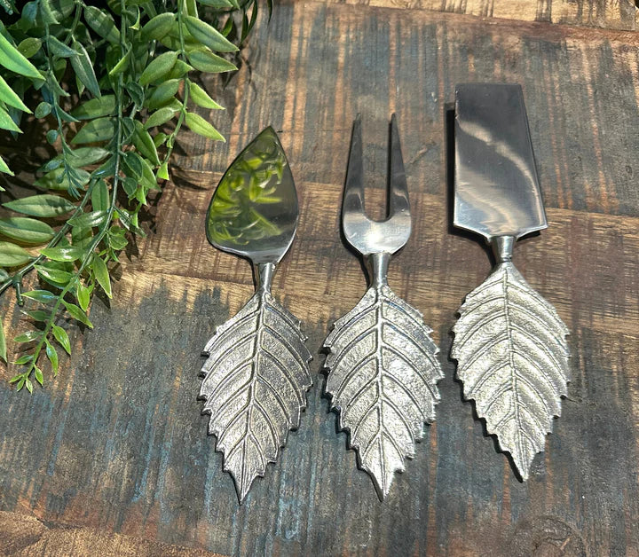 Silver Elm Leaf Cheese Knife Set | Watson & Dods
