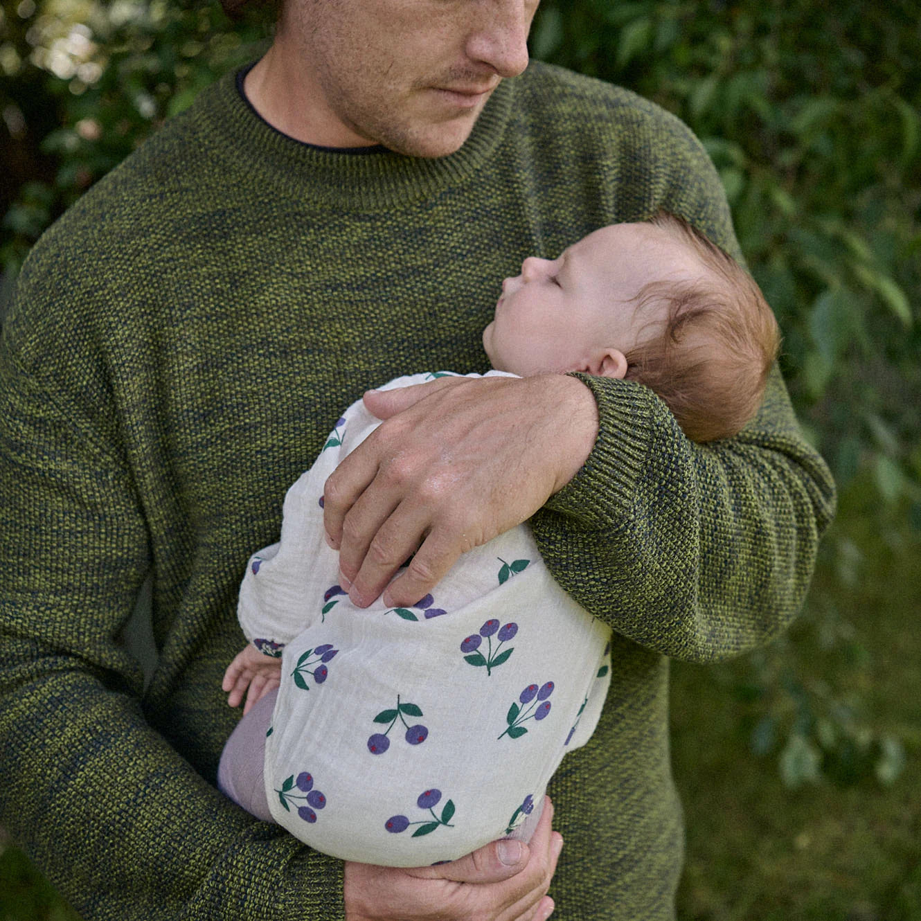 MEADOW BODYSUIT MUSLIN - Winter Berry Natural Print | Nature Baby