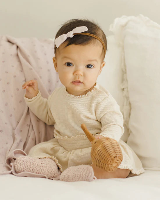 LITTLE KNOT HEADBAND || LILAC - Beige | Quincy Mae
