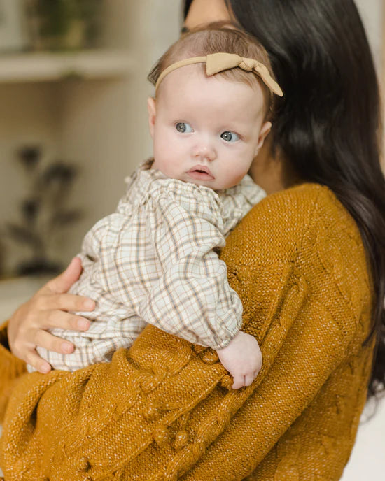 LITTLE KNOT HEADBAND || GOLDEN - Beige | Quincy Mae