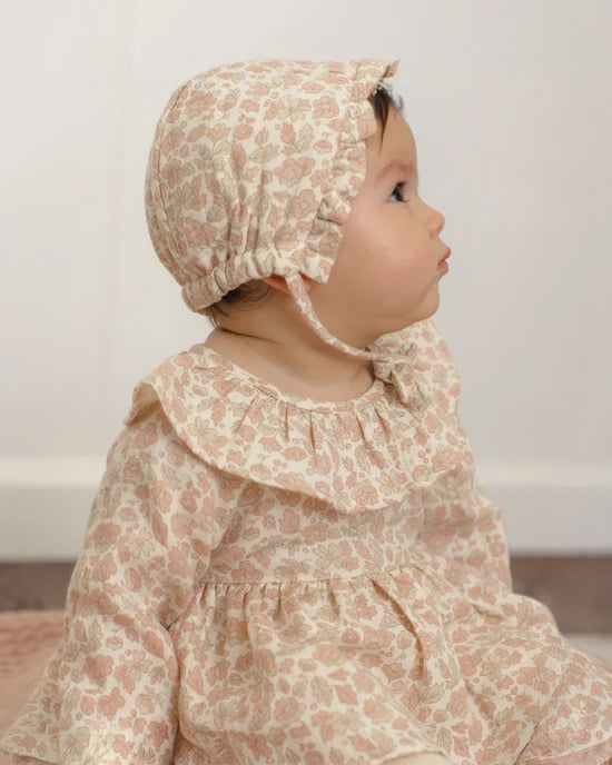 WOVEN RUFFLE BONNET PINK BLOSSOM - IVORY | Quincy Mae
