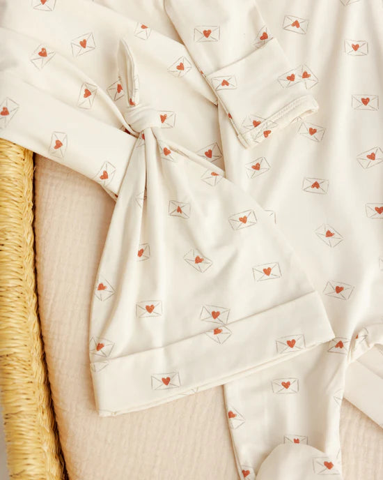 Bamboo Swaddle + Knotted Hat - Valentine | Quincy Mae