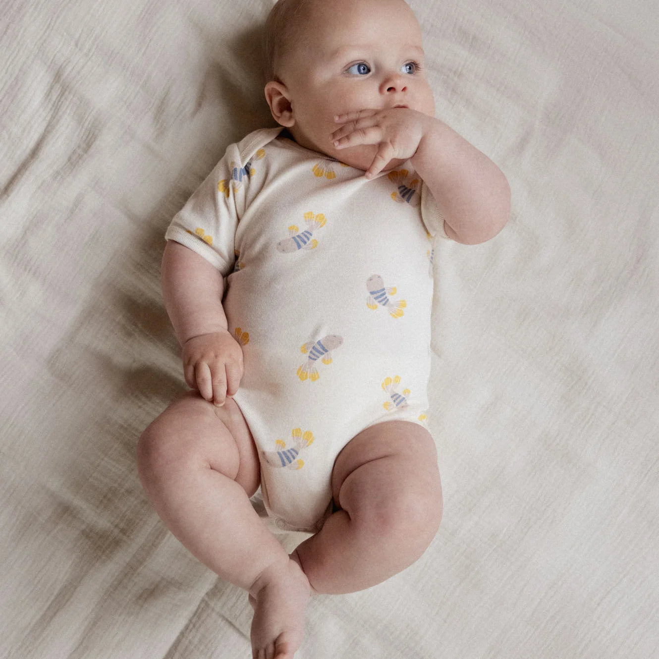 SHORT SLEEVE BODYSUIT - Fish Fable Print | Nature Baby