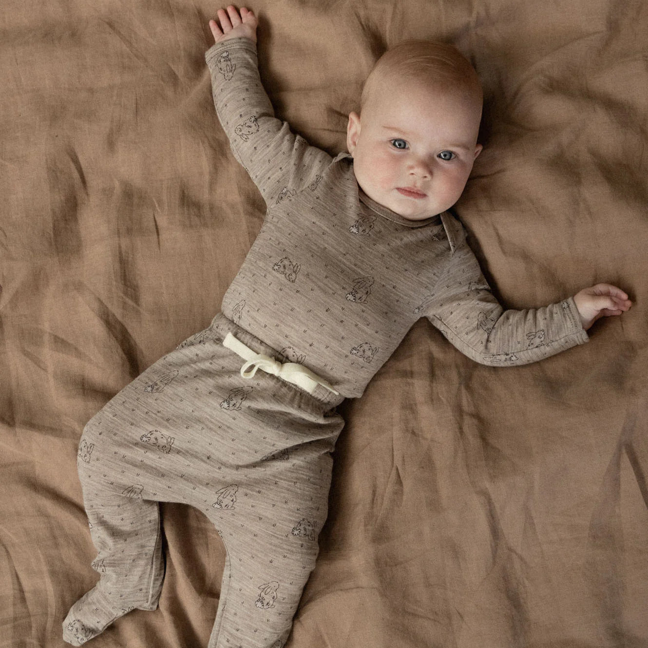 MERINO FOOTED ROMPERS - Bramble Burrow Print | Nature Baby