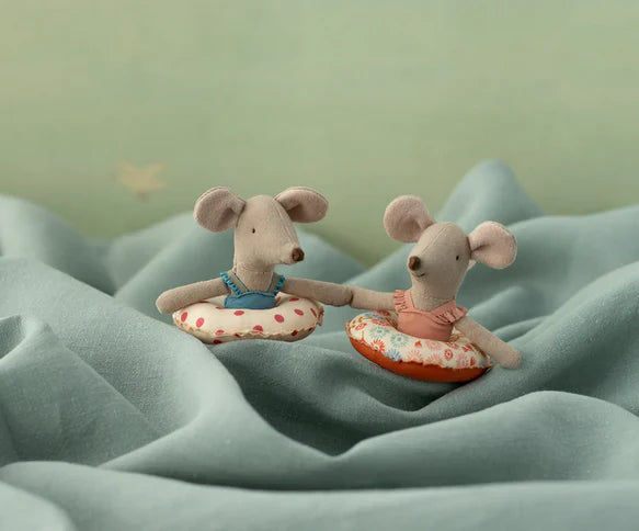 Beach Mouse - Little Sister with Float - Flower | Maileg