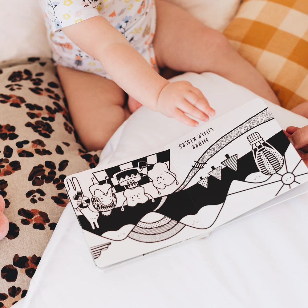 Ten Little Kisses For You - Board Book | Ami Muir