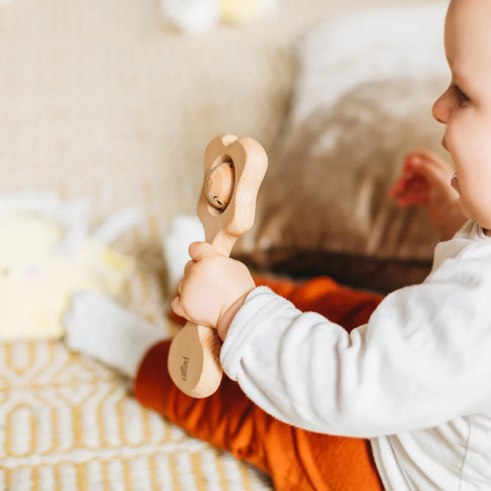 Pēpi Kiss - All Natural Teething Rattle | Tikitibu