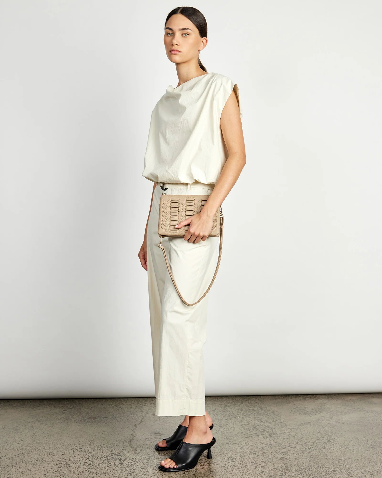 Tilly's Big Sis Crossbody Tea Chevron | Saben