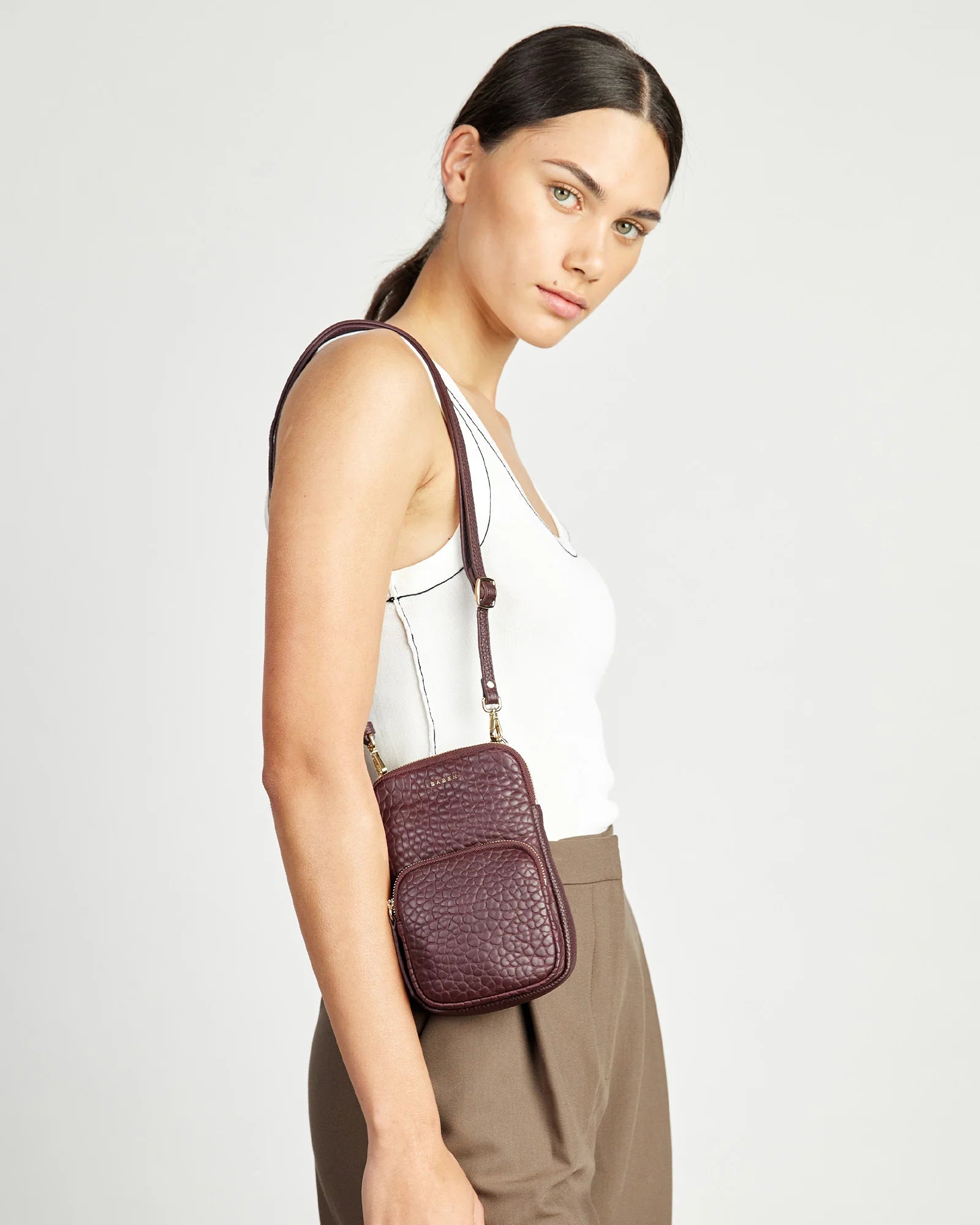 Nikko Phone Sling - Merlot Bubble Pocket  |  Saben