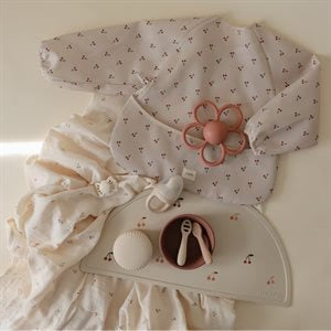 Long Sleeve Bib - Cherries | Mushie