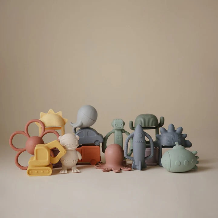 Robot Rattle Teether - Cambridge Blue | Mushie