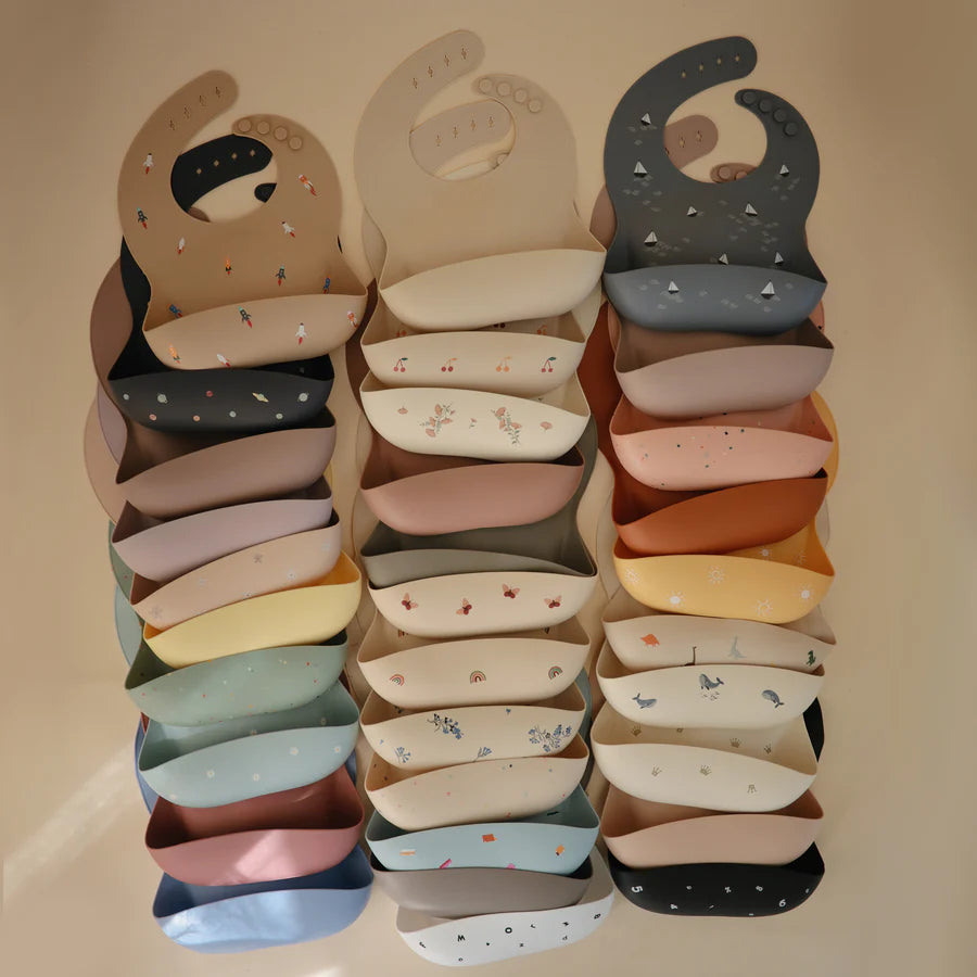 Silicone Baby Bib - Cambridge Blue Confetti | Mushie