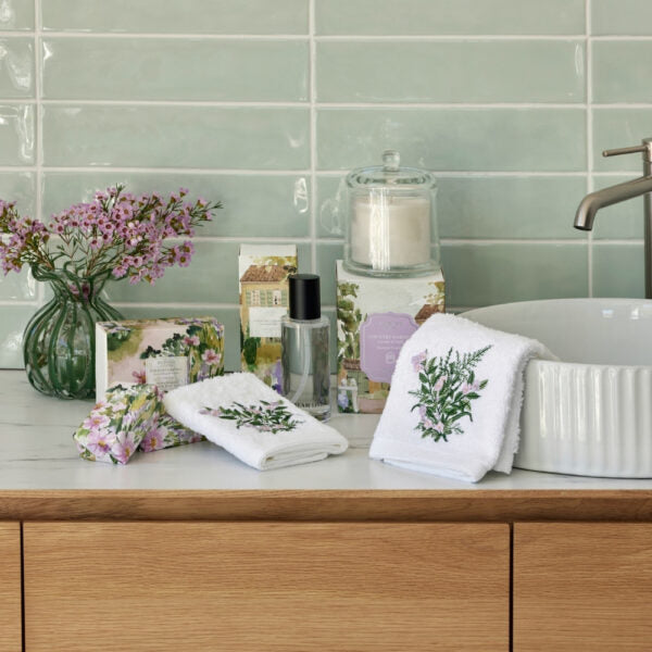Country Garden Scented Linen Spray - Lavender & Vanilla | Pilbeam Living