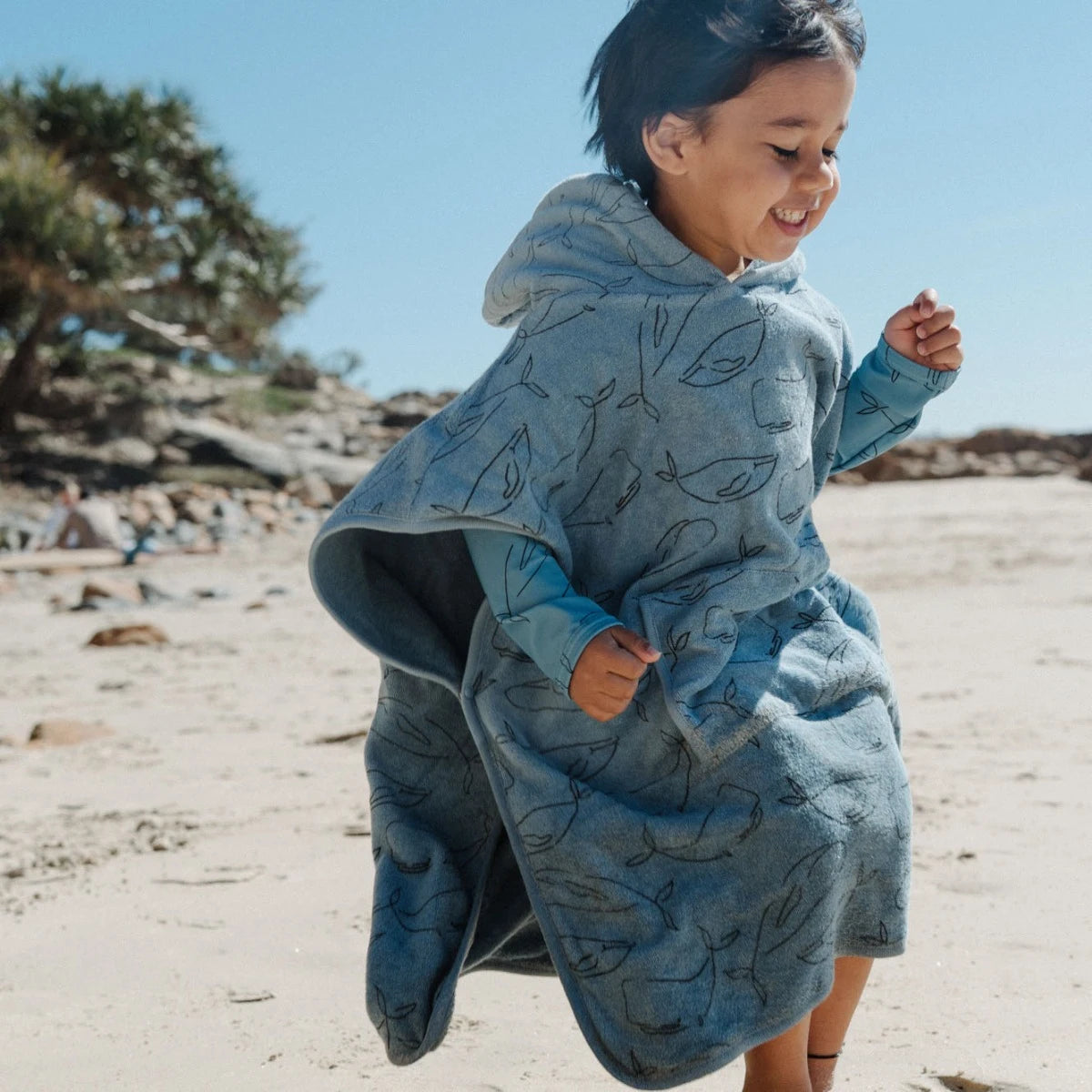 ORGANIC COTTON PONCHO TOWEL || BLUE WHALE PRINT | Nature Baby