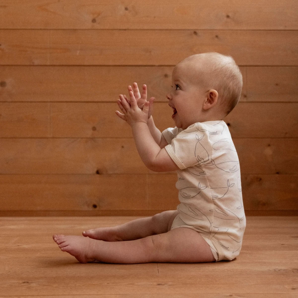 SHORT SLEEVE BODYSUIT || WHALE PRINT | Nature Baby