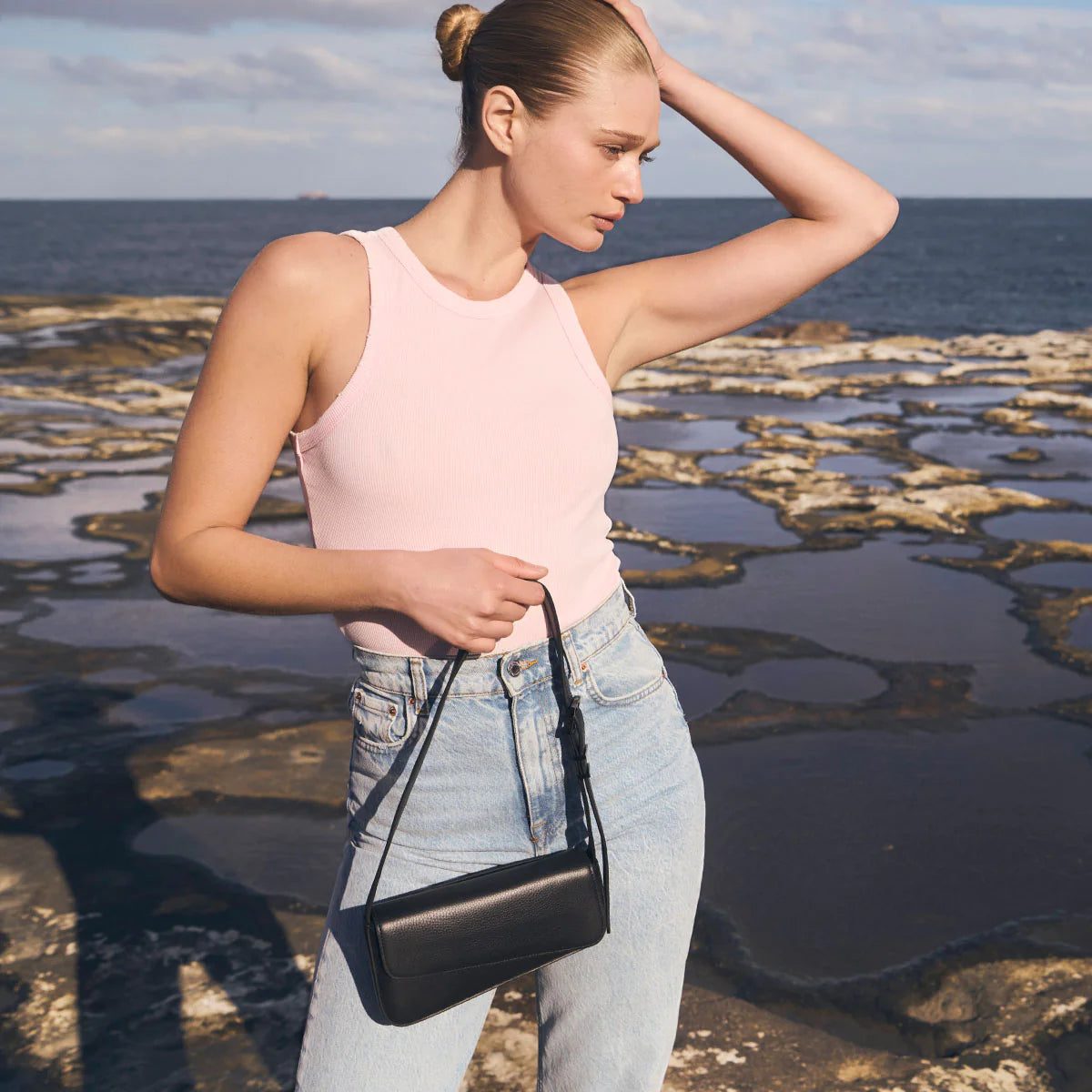 Overnight Obsession Bag - Black | Status Anxiety