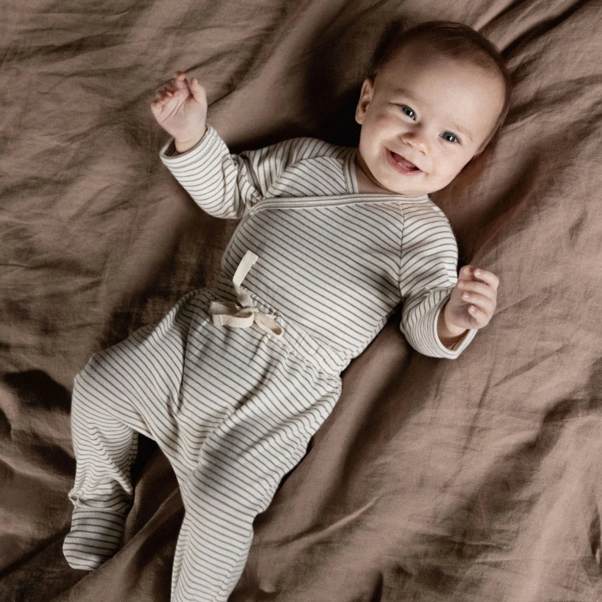 LONG SLEEVE KIMONO BODYSUIT - Mushroom Pinstripe | Nature Baby
