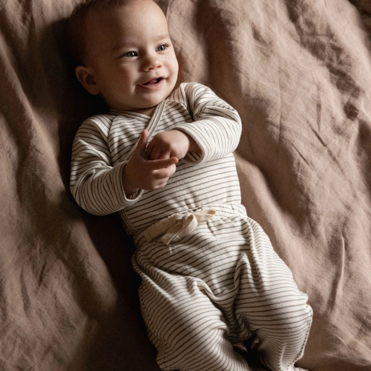 FOOTED ROMPERS - Mushroom Pinstripe | Nature Baby