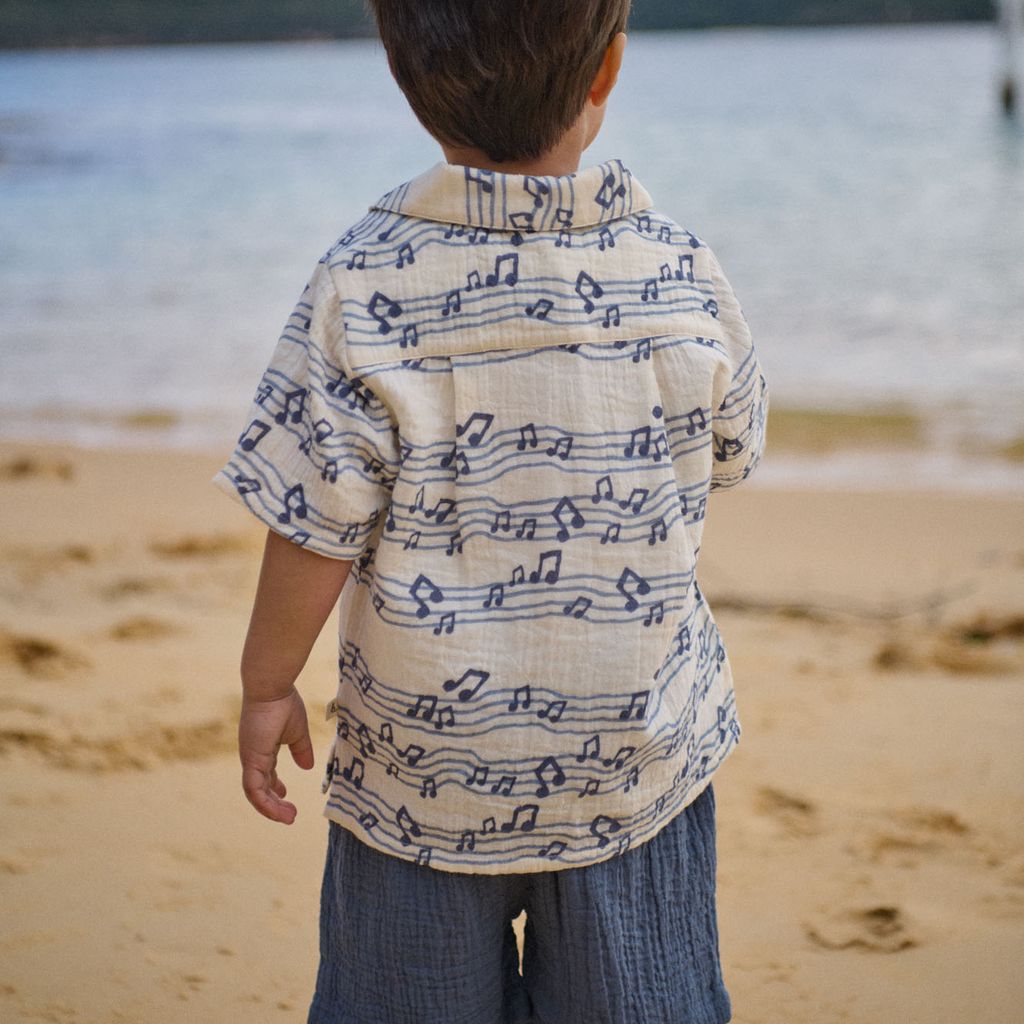 GUTHRIE SHIRT MUSLIN - Rhythm Print | Nature Baby