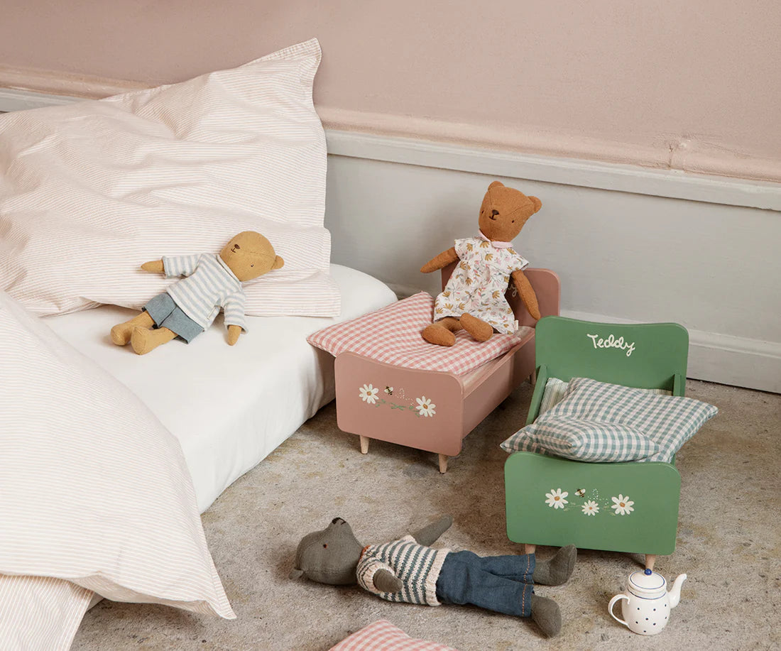 Wooden Bed Rose  for Teddy Mom | Maileg