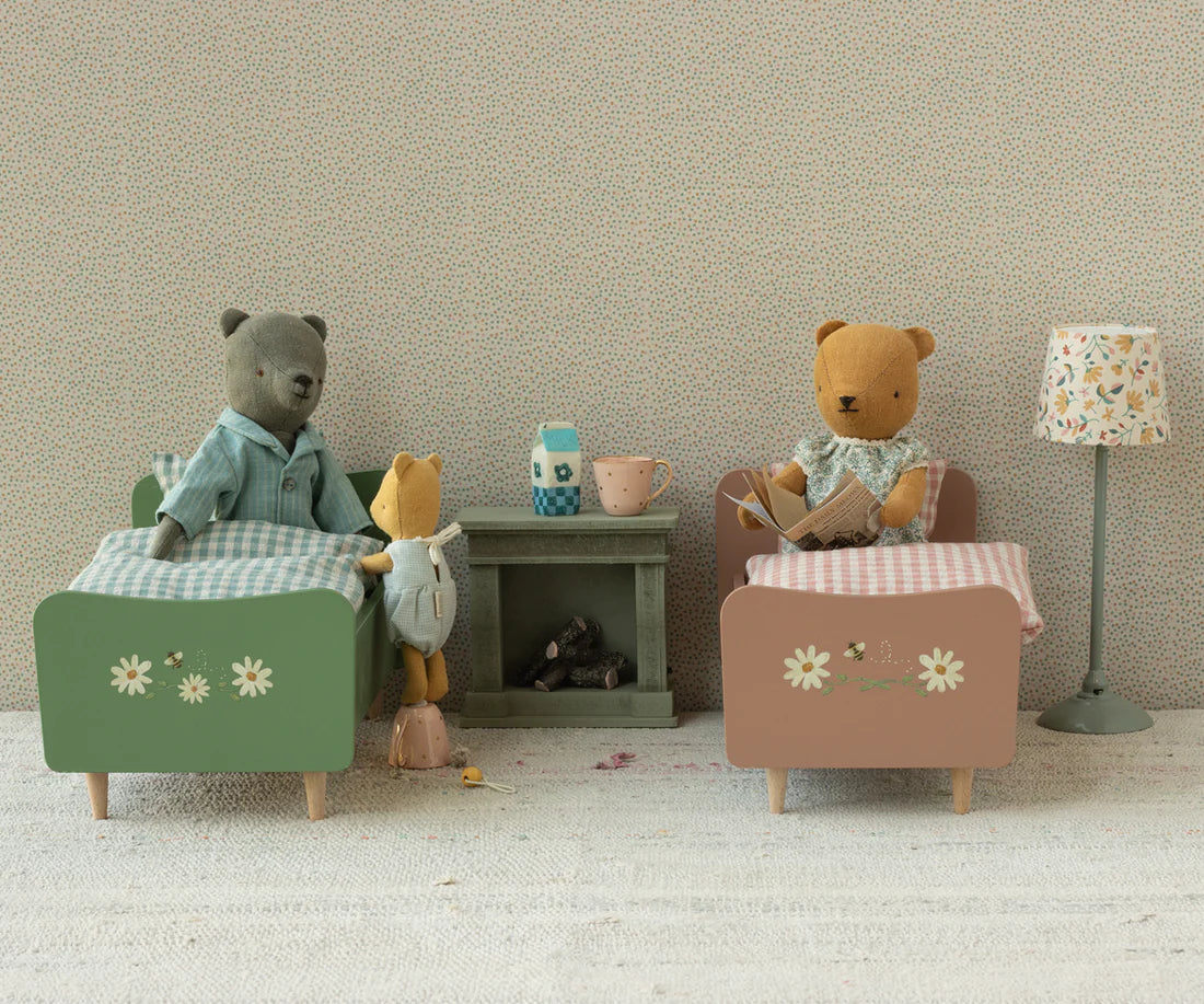 Wooden Bed Rose  for Teddy Mom | Maileg
