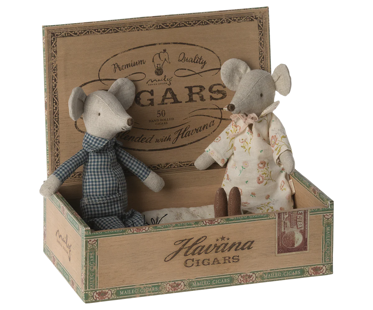 Grandma And Grandpa Mice in Box | Maileg