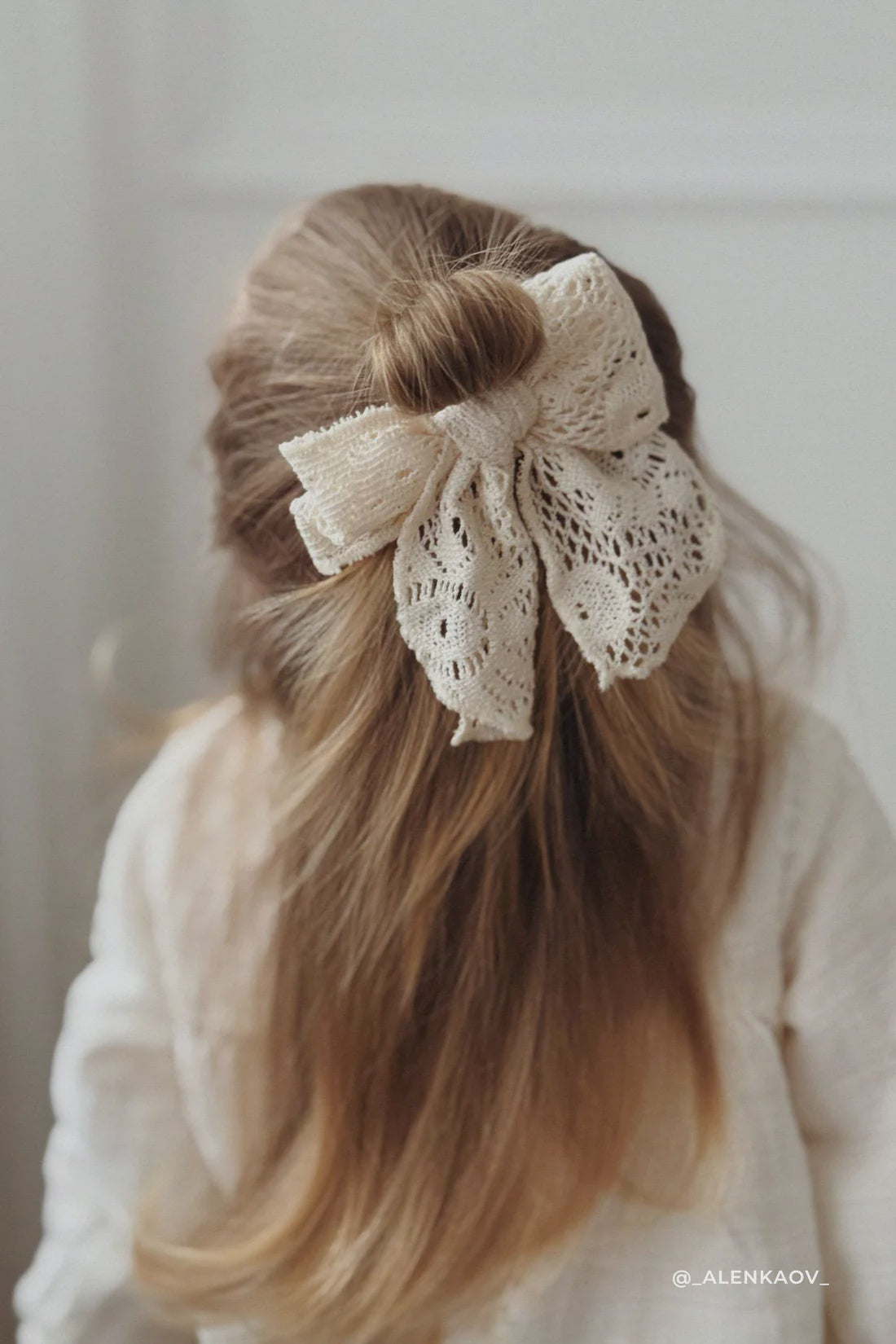 Lili Bow - Antique White | Jamie Kay