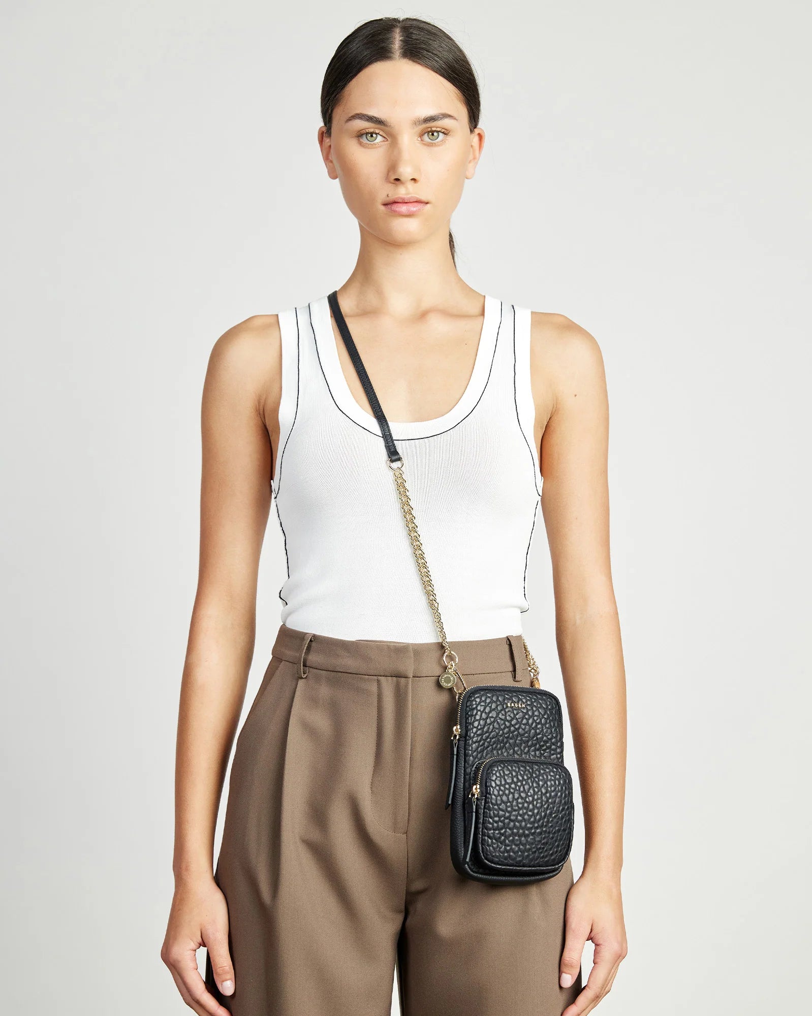 Feature Strap Chain Gold Curb + Black Leather | Saben