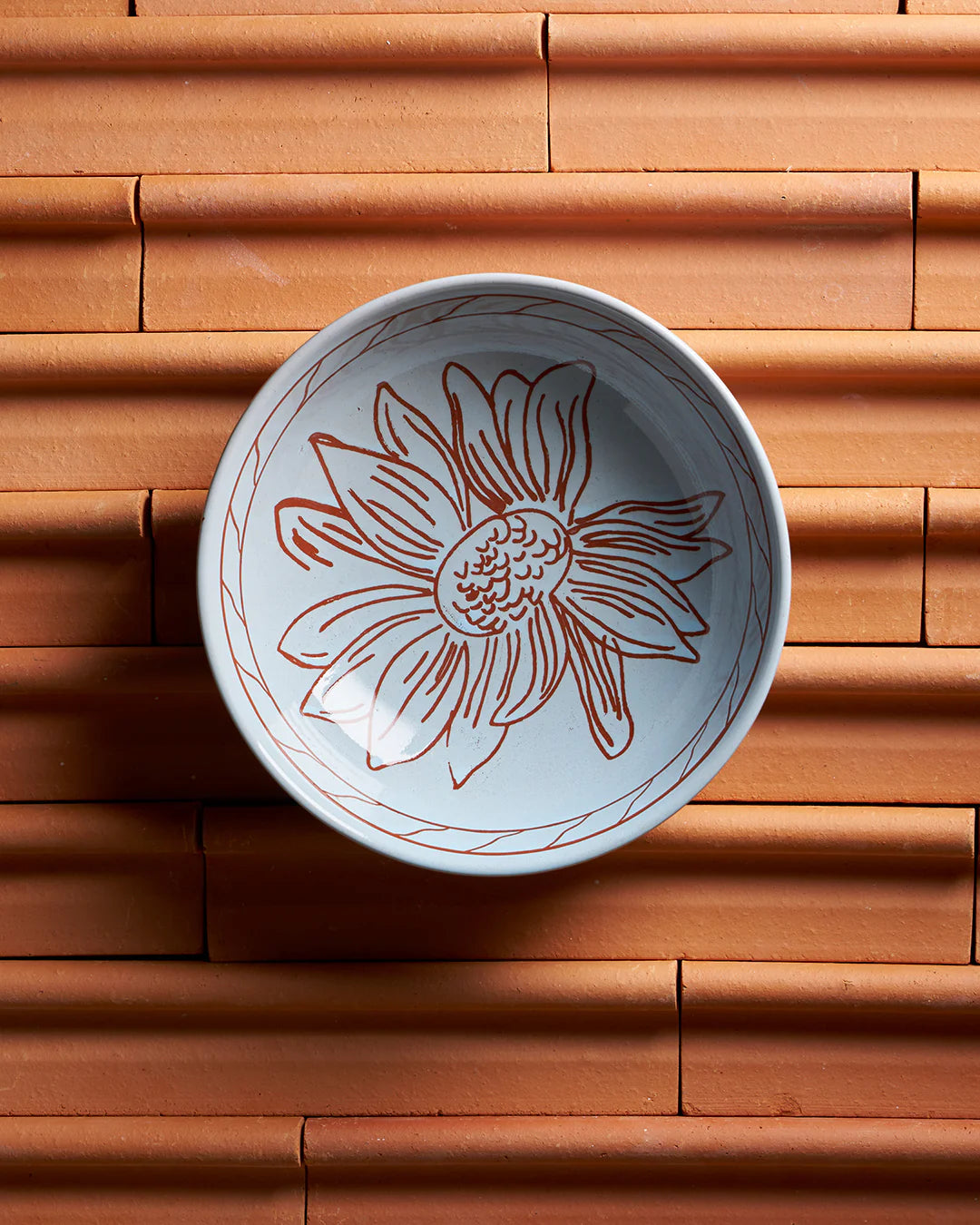 June's Daisy Bowl - Powder | Robert Gordon