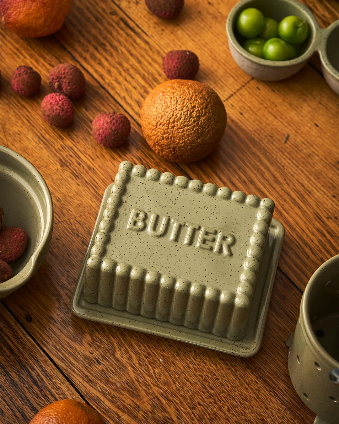 Large Butter Dish - Peppercorn - Kitchen Life | Robert Gordon