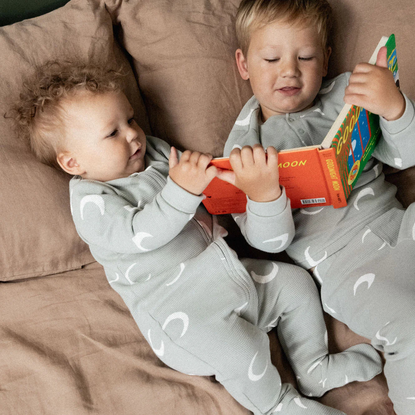 2PC LONG SLEEVE WAFFLE PYJAMAS - Crescent Print | Nature Baby