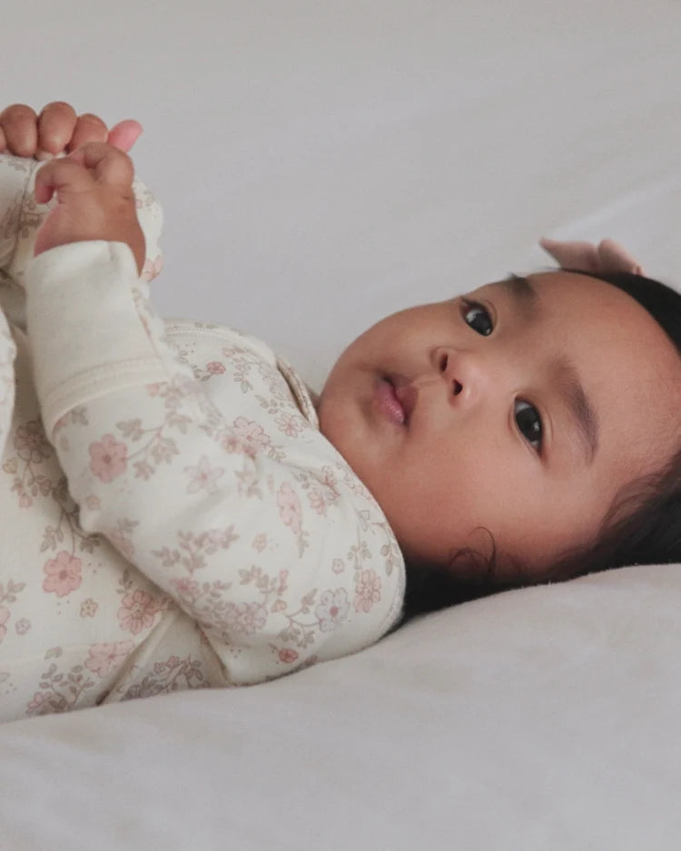 ZIP LONG SLEEVE SLEEPER FOOTIE FLORAL VINE - NATURAL | Quincy Mae