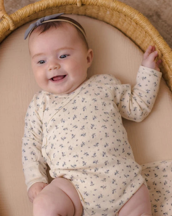 Side Snap Bodysuit Blue Ditsy - Natural | Quincy Mae