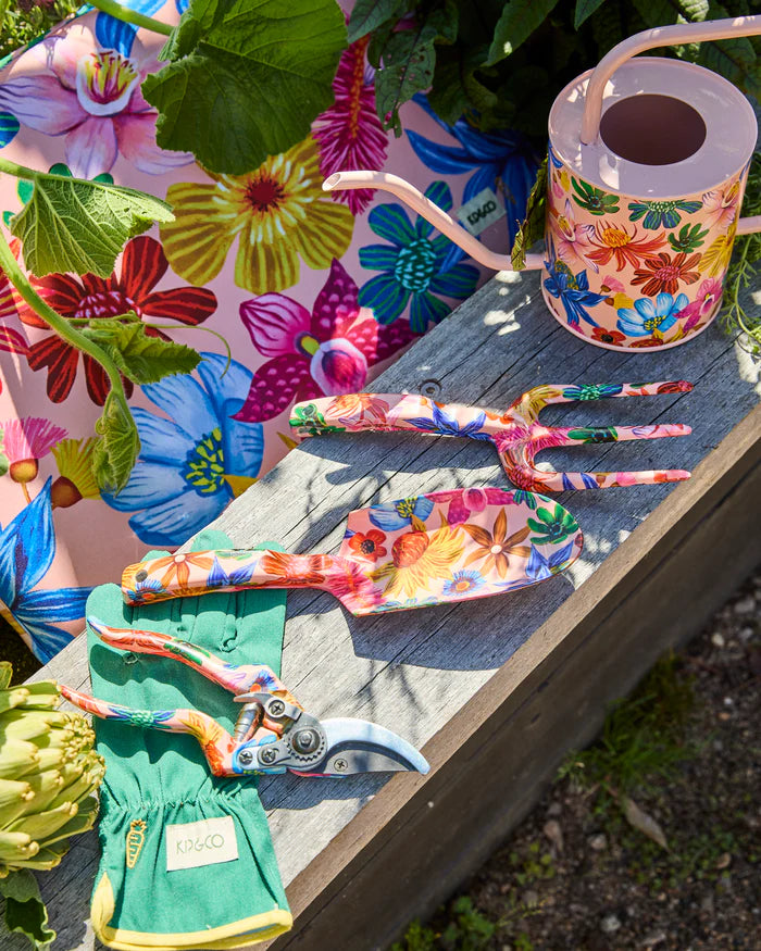 Wild Flowers In Bloom Garden Tools and Gloves Set | Kip & Co