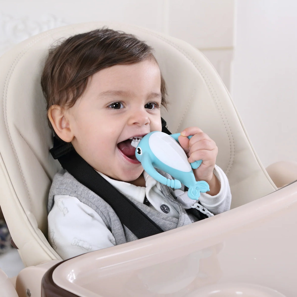 Nora Narwhal Silicone Teether - Light Blue | Smily Mia