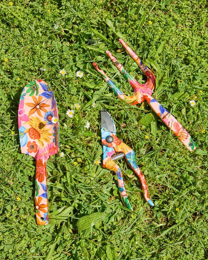 Wild Flowers In Bloom Garden Tools and Gloves Set | Kip & Co