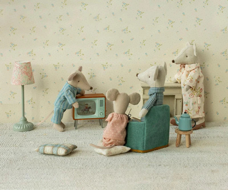Grandma and Grandpa Mice in Cigarbox | Maileg