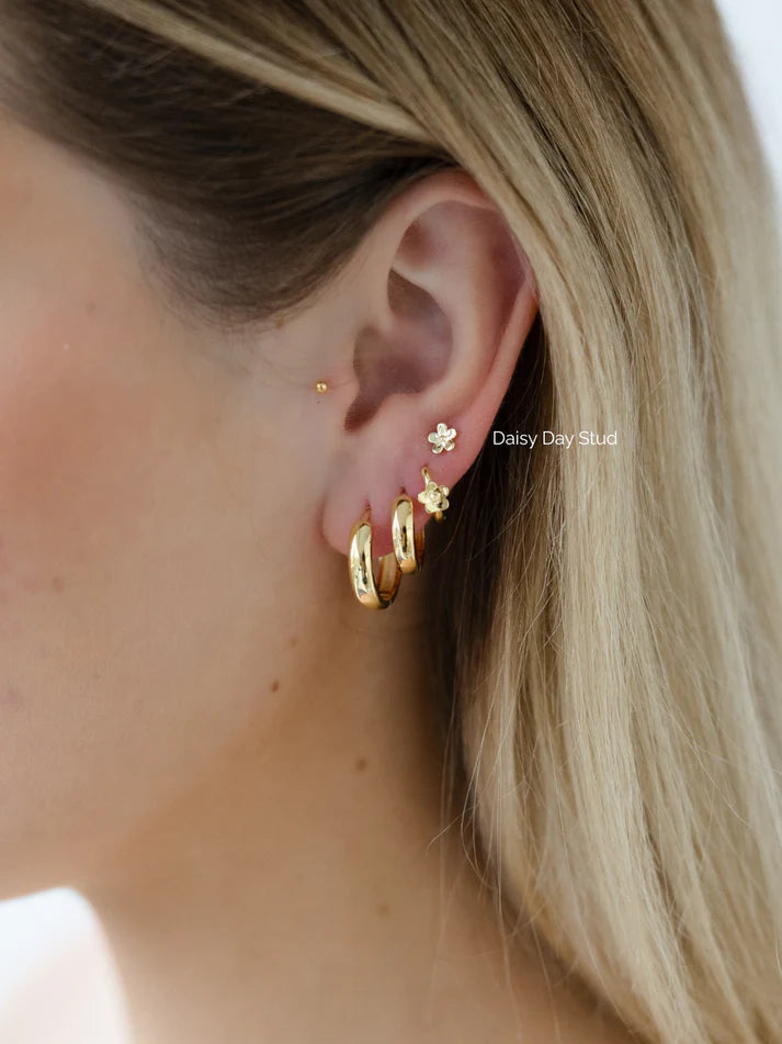 Daisy Day Studs - Gold | Sophie Store