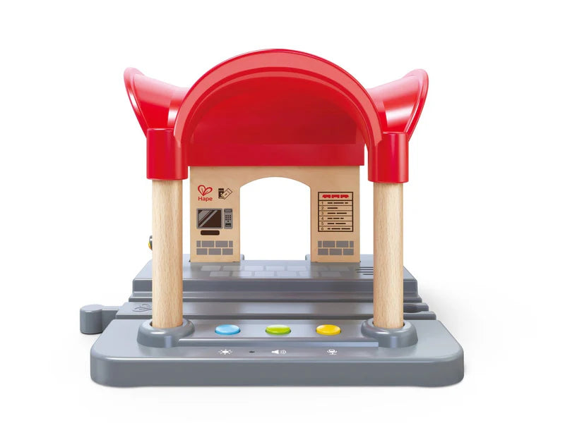 Record & Play Train Station | Hape