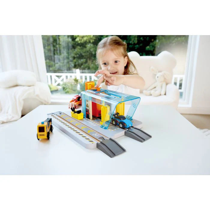 Vehicles Repair And Wash Station | Hape