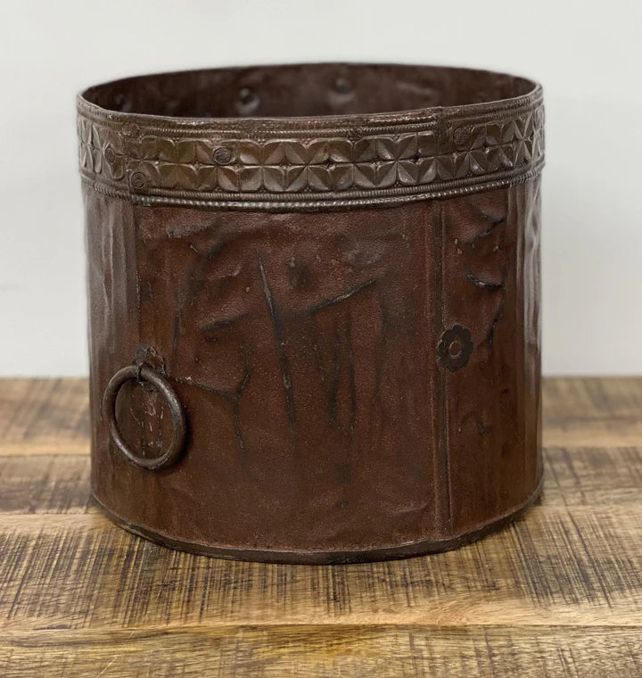 Iron Planters | Blue Goose Imports